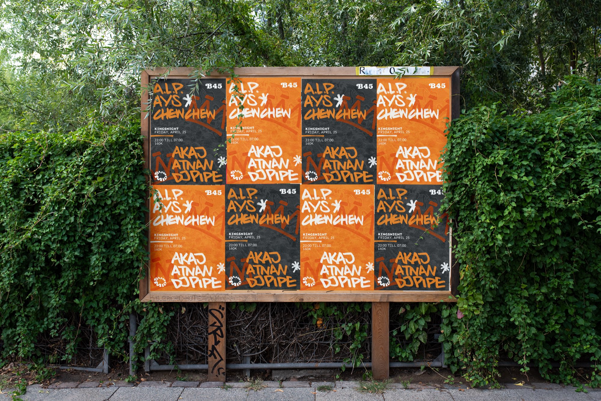 Submid-posters op een aanplakbord in de stad